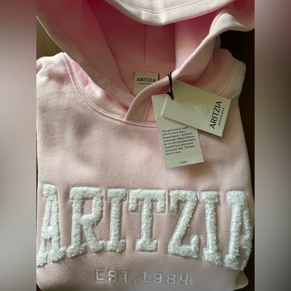 Aritzia Cozy Sweatfleece Perfect Hoodie Light Pink Embroidered Logo NWT - Picture 3 of 12